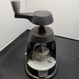 Pampered Chef veggie spiralizer #1179, retired